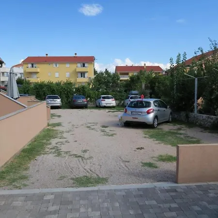 Ferienhaus Renoviertes In Mit Terrasse By Interhome *