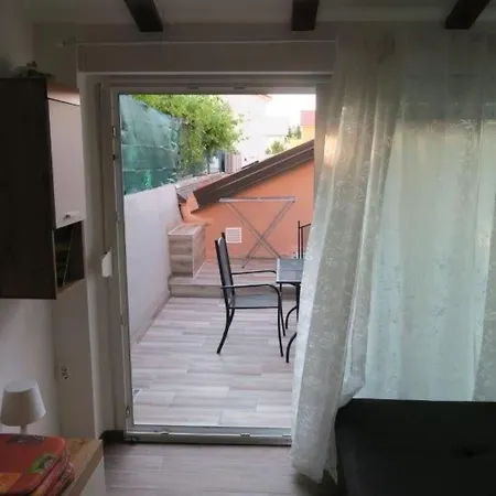 Renoviertes In Mit Terrasse By Interhome
