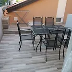 Renoviertes In Mit Terrasse By Interhome Tatil Evi Baška