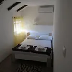 Casa vacanze Renoviertes In Mit Terrasse By Interhome Baška