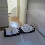 Renoviertes In Mit Terrasse By Interhome Casa vacanze Baška