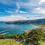 Renoviertes In Mit Terrasse By Interhome Casa vacanze Baška