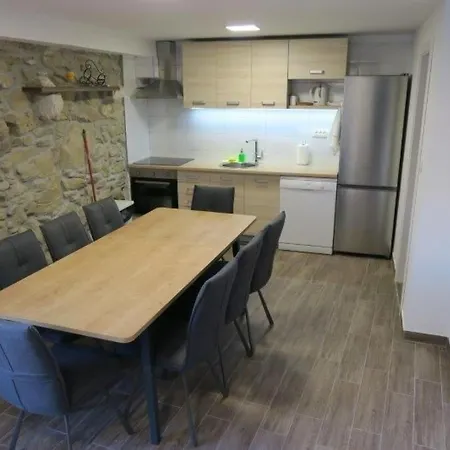 Renoviertes In Mit Terrasse By Interhome *