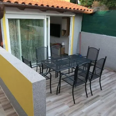 Renoviertes In Mit Terrasse By Interhome Hébergement de vacances