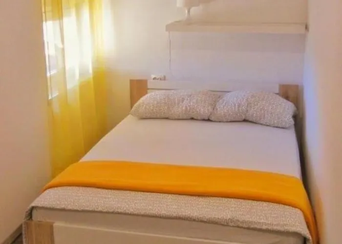 Renoviertes In Mit Terrasse By Interhome Holiday home Baska (Krk)