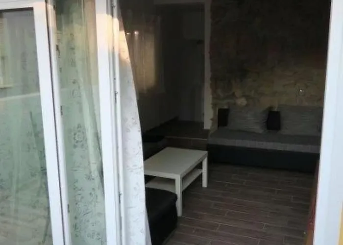 Holiday home Renoviertes In Mit Terrasse By Interhome