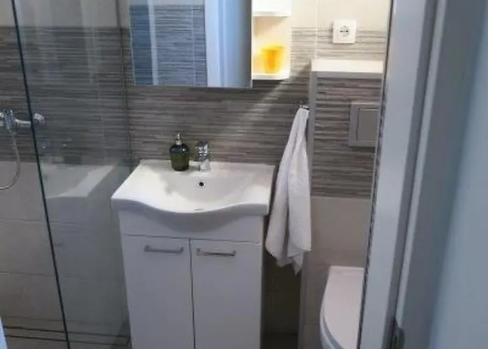 Renoviertes In Mit Terrasse By Interhome * Baska (Krk)