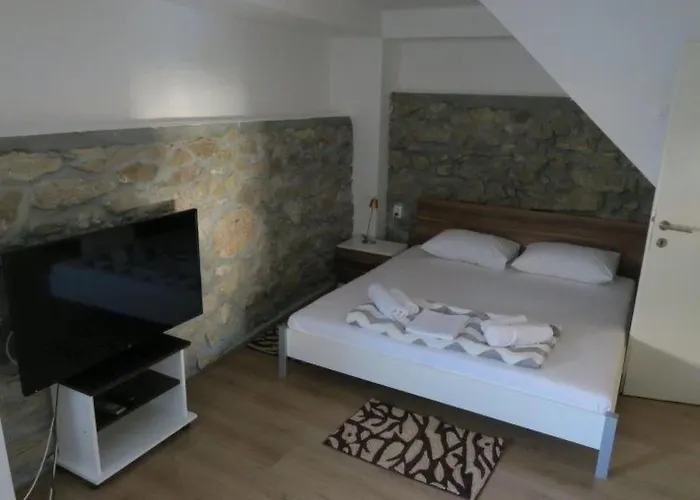 Holiday home Renoviertes In Mit Terrasse By Interhome