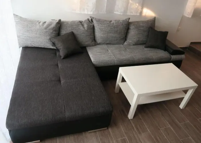 Renoviertes In Mit Terrasse By Interhome Сasa de vacaciones